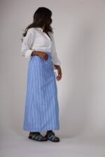 ⁦White shirt with wrapped skirt⁩ - الصورة ⁦3⁩