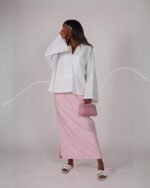 ⁦White shirt with pink skirt⁩ - الصورة ⁦3⁩